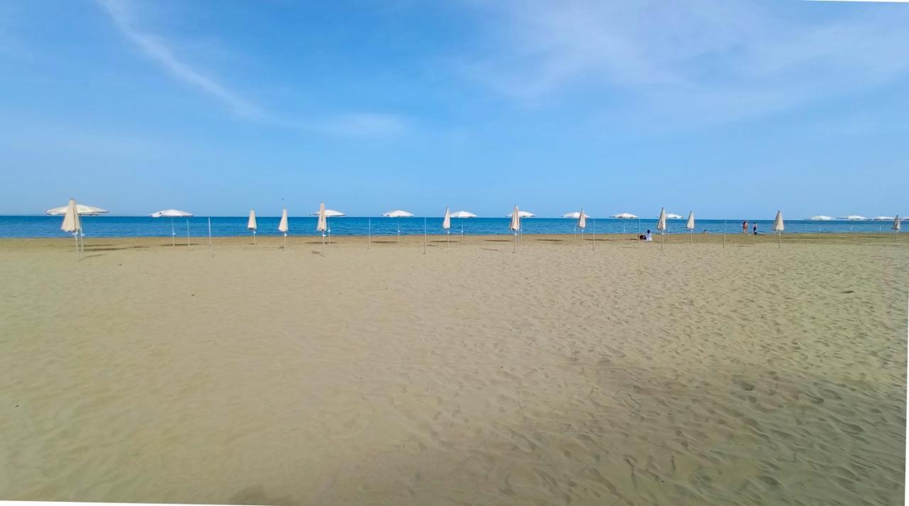 Luxury Private Rooms -Sea View, Netflix, Gym- 5 Min From Beach! - Private Room In Shared Apartment لارنكا المظهر الخارجي الصورة