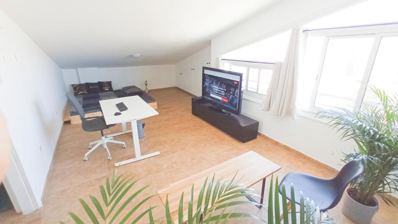 Luxury Private Rooms -Sea View, Netflix, Gym- 5 Min From Beach! - Private Room In Shared Apartment لارنكا المظهر الخارجي الصورة